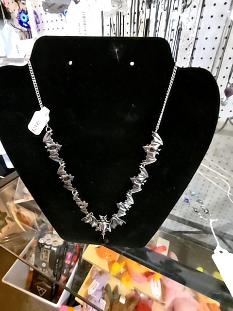 Necklace Bats  23.45