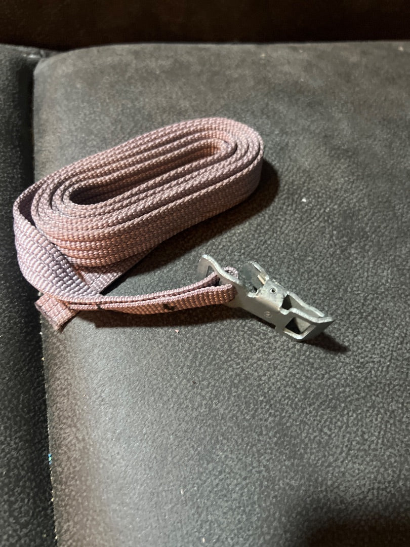 Drywall stilt strap