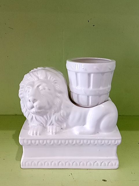 White Unbranded Lion planter, Medium