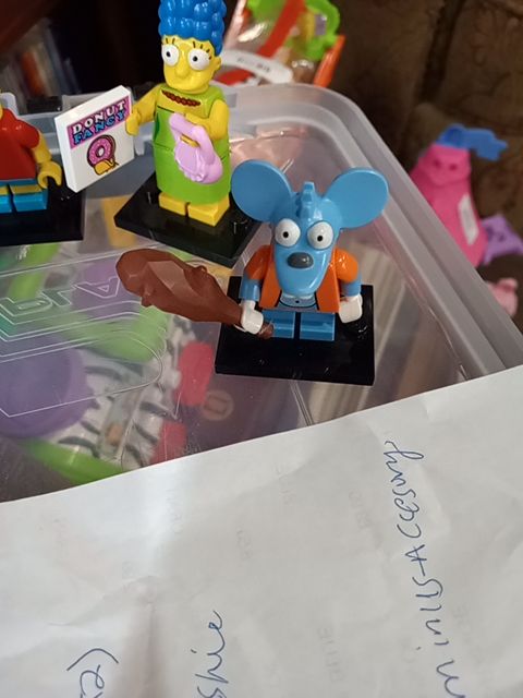 Lego itchy Minifigure complete