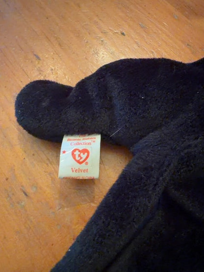 Beanie baby Velvet. Has paper tag.