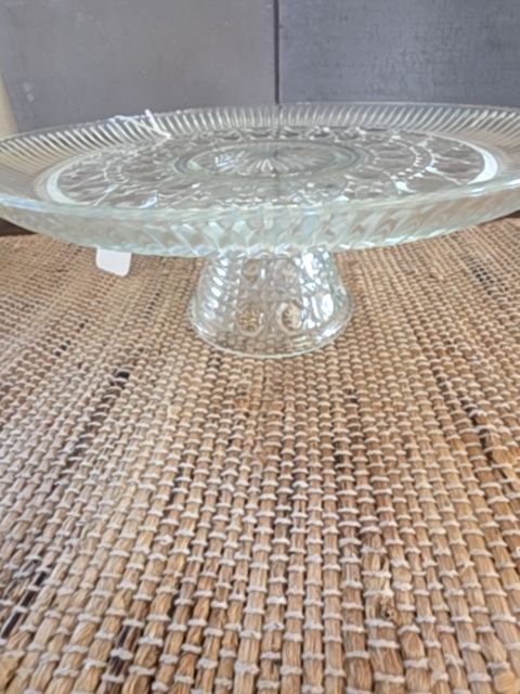 Vintage Cake pedistool 11 inch