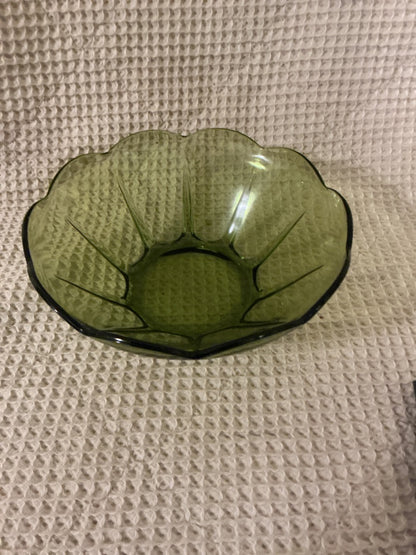 Green Anchor Hocking Vintage Avacado serving bowl, 7.25”
