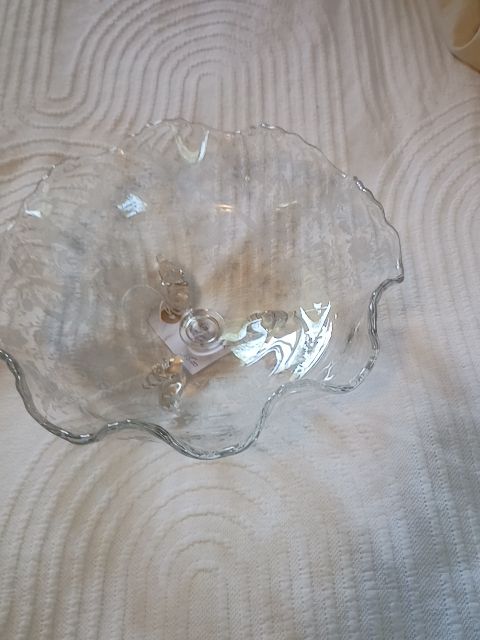 Etched floral bowl 9" x 3.5"