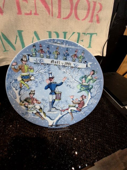 Blue Haviland France Noel 1981 • 12 Drummers Drumming #12, 8.25"