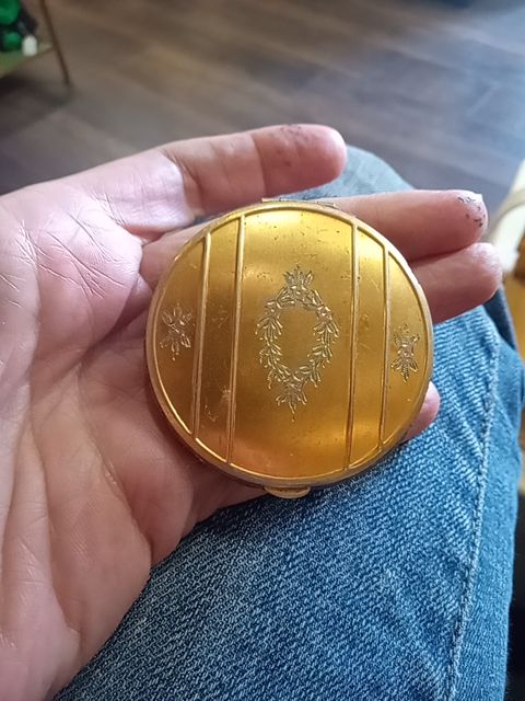 Vintage gilt compact
