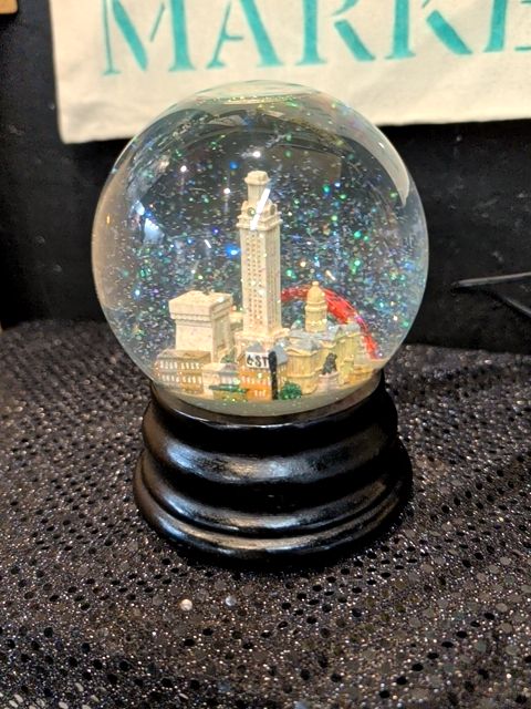 Saks Fifth Avenue Snow Globe