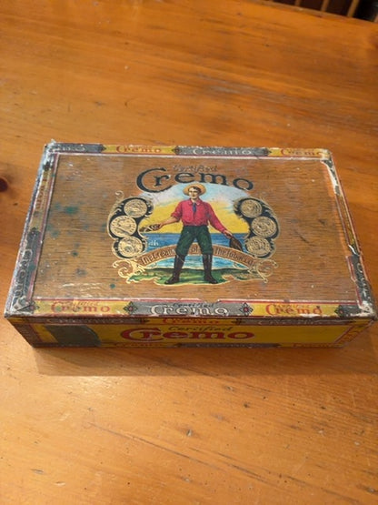 Vintage Cremo Cigar Box