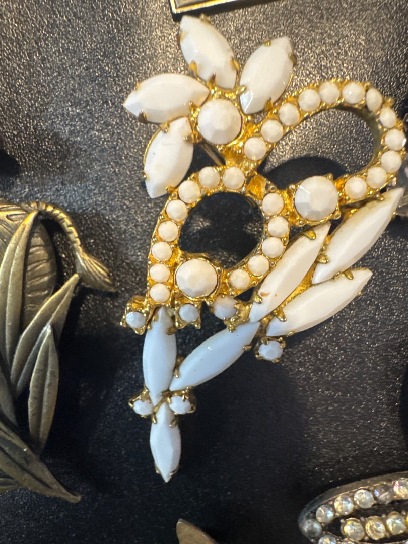 Juliana DeLizza Milk Glass Broach