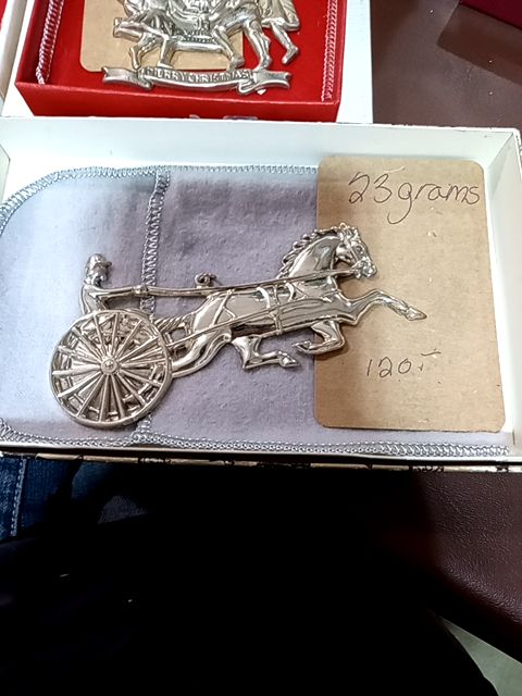 Sterling silver Ghorham horse& buggy ornament