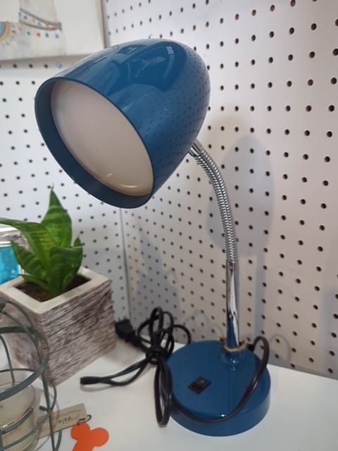 #106 Cute Turquoise Desk Lamp