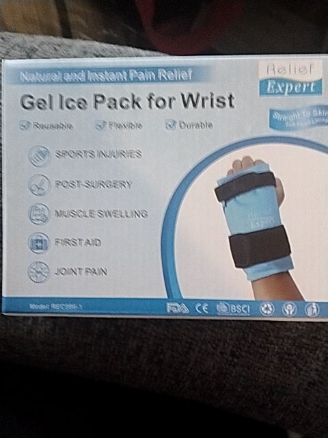 Blue and Black Relief Expert Gel Ice Pack for wrist