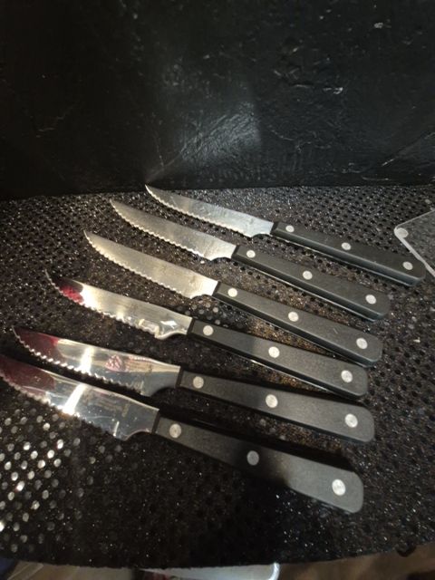 J.A. Henckels International Steak Knife Set of 6, 8.75"
