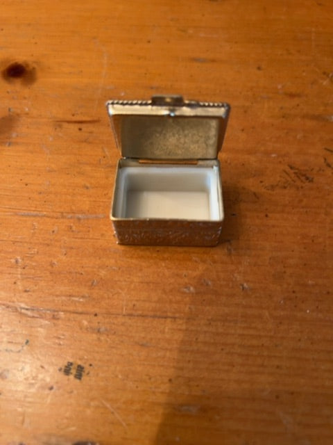 Vintage Limoges Castel Pill box