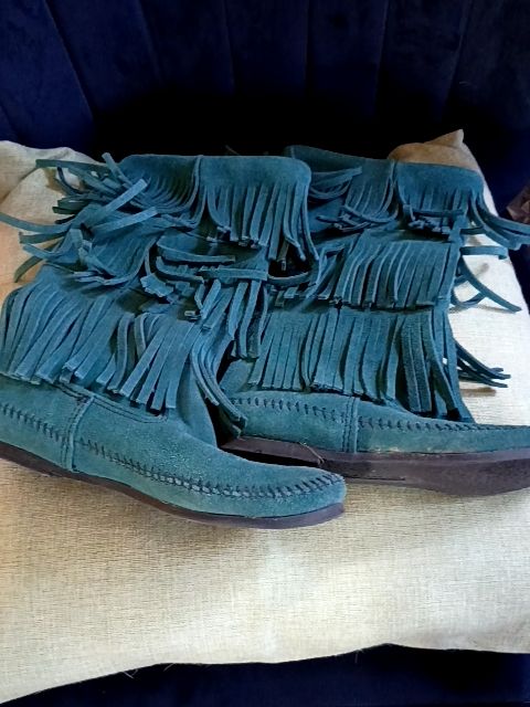 Green Minnetonka Green boots Minnetonka size 9, 9