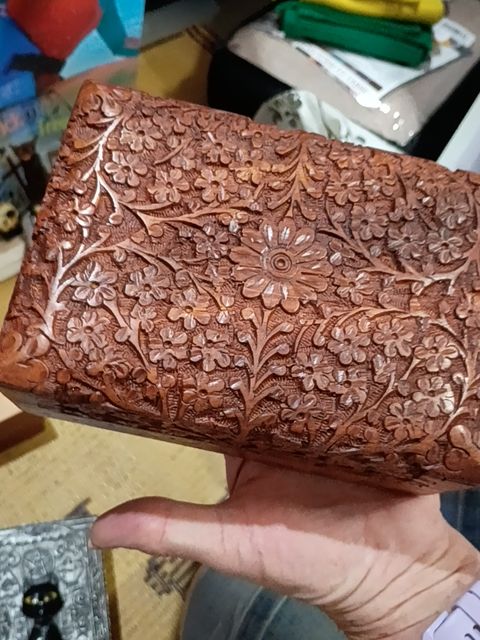 Wooden floral rosewood carved box