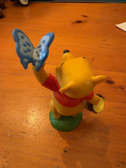 Vintage Winnie The Pooh w/Honey Pot