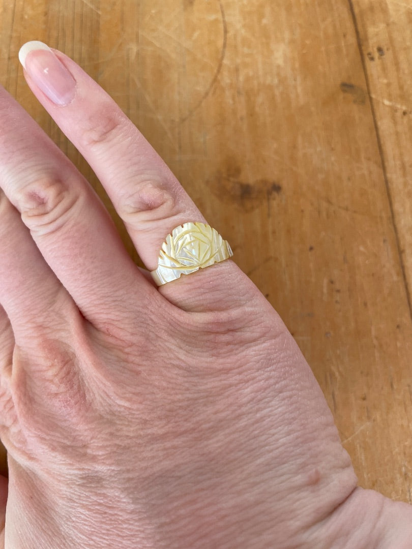 Mother of pearl carved ring