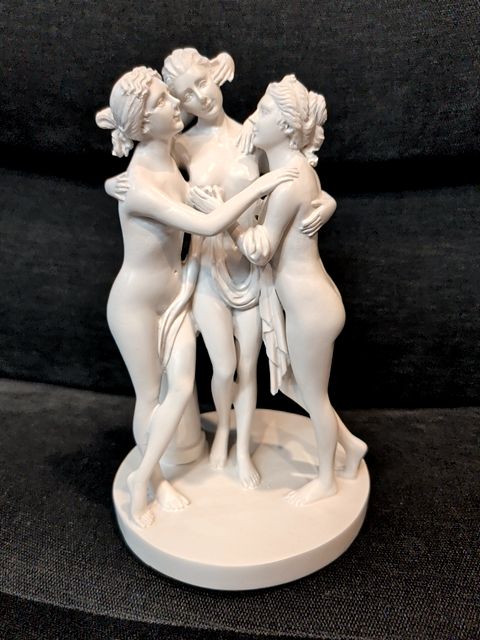 Three Graces Statue