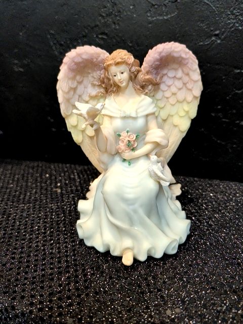 HERCO GIFT ANGEL FIGURINE
