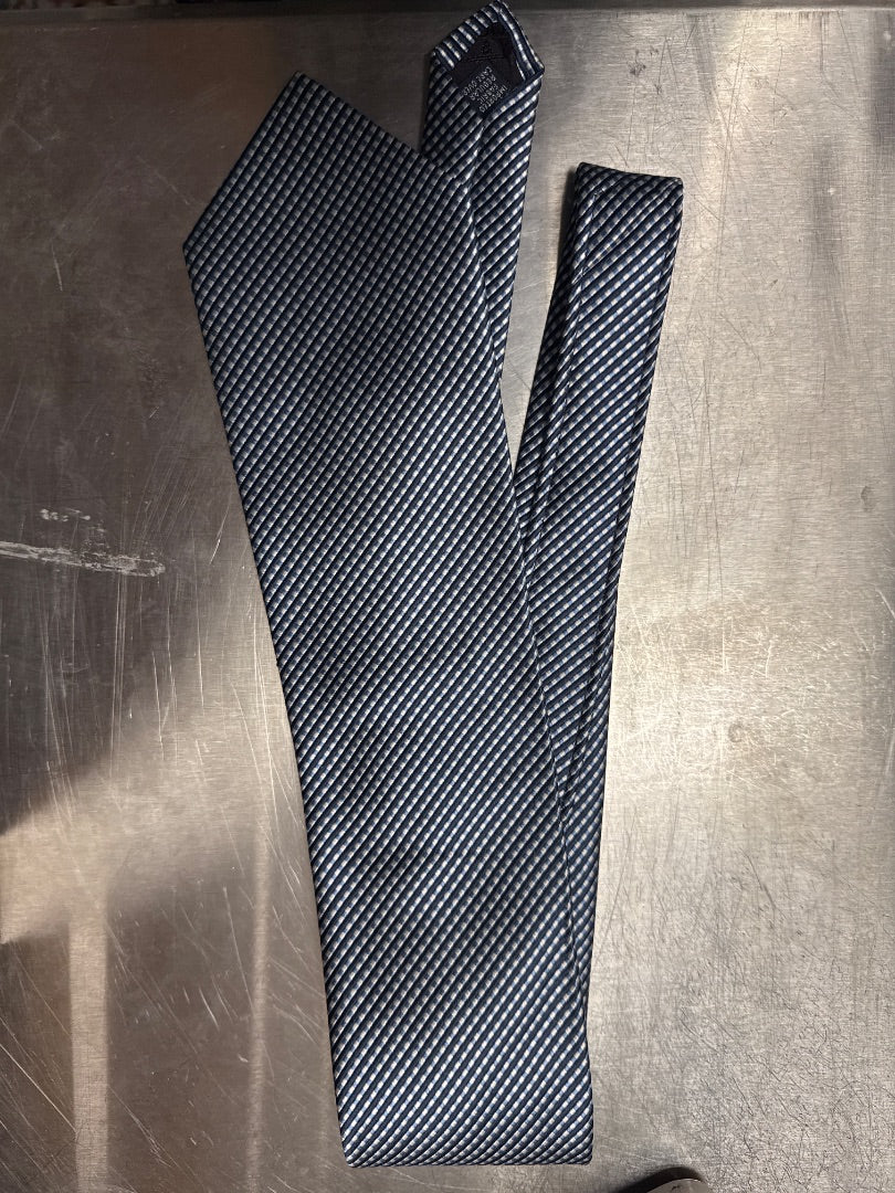 100% Imported Silk Roundtree & York Blue/White/Black Tie