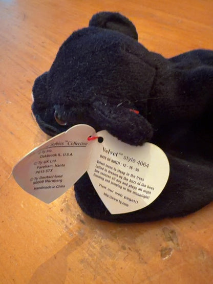 Beanie baby Velvet. Has paper tag.