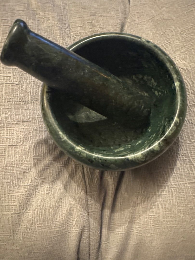 Green marble motor and pestle