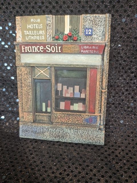 3D wall art France-Soir