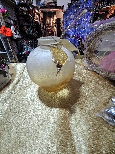 Bud Vase gold leaf
