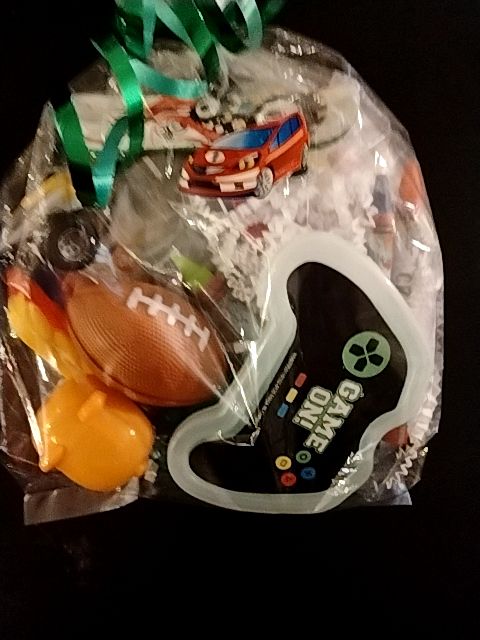 Multi in Clear Bag/Green Ribbon  Boy's Toy Gift Pack