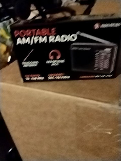 Black SE AM/FM Portable Radio, 4 1/4" X 3" X 13/16"