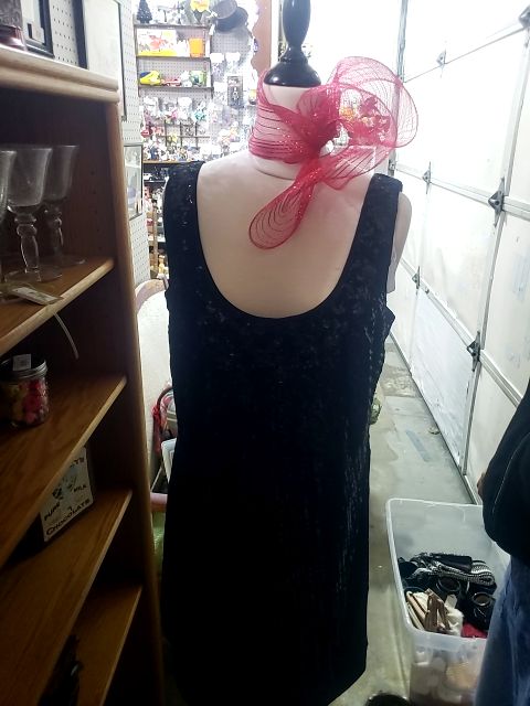 Black sleeveless dress