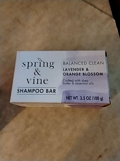 White and lavender Spring & Vine Shampoo Bar, 3.5 OZ