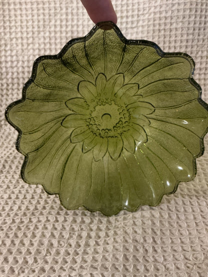 green Indiana Glass Indiana Green Sunflower bowl, 7”