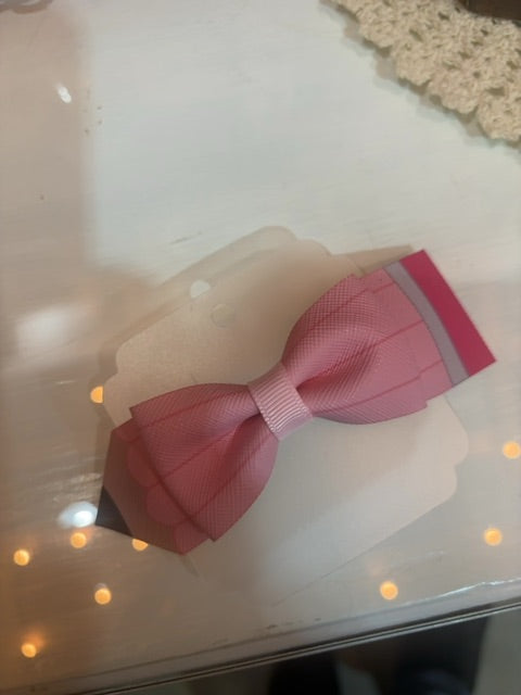 MysticalCreationsByMaira Vinyl pencil hairbow