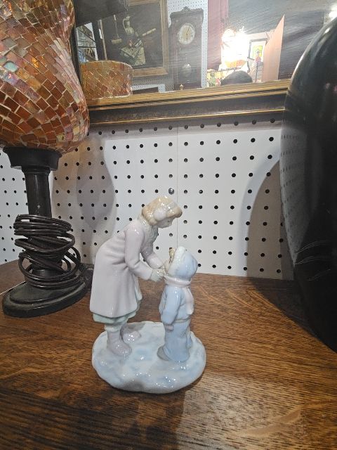 Christmas & Holiday Russ winter figurine