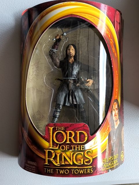 Lord of the rings Helms deep aragorn