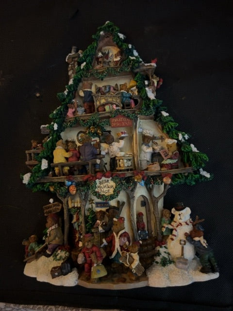 Boyd’s bears Danbury mint ski lodge