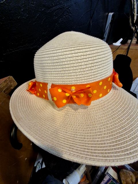 Four Buttons Hat, Orange Band w/Yellow Dots, Womens O/S