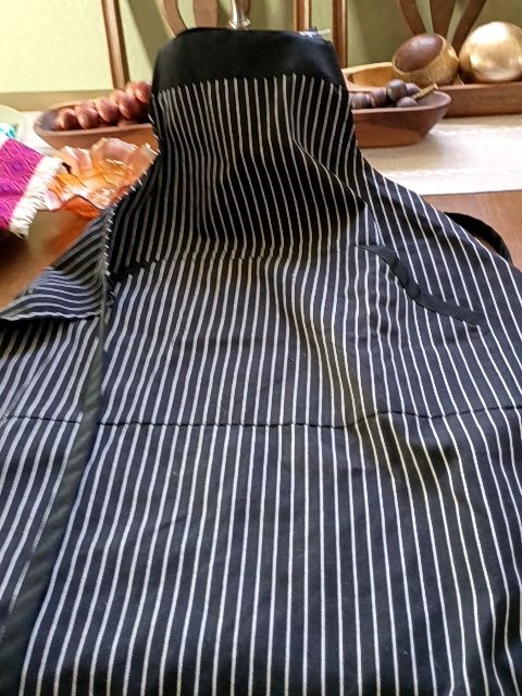 New black med. Apron 27" x 32"