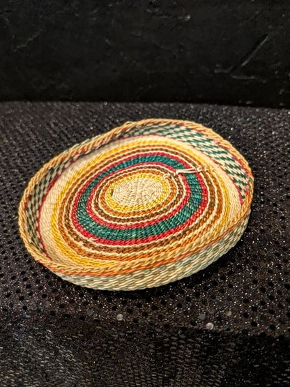 Weaved lid