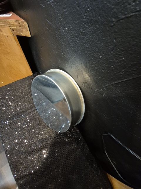 Metal Cake Pan, 8.5"