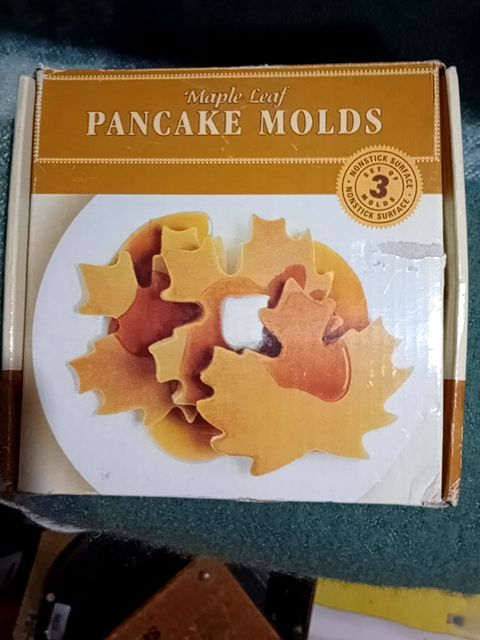 Williams and Sonoma Pancake Molds 3 in package