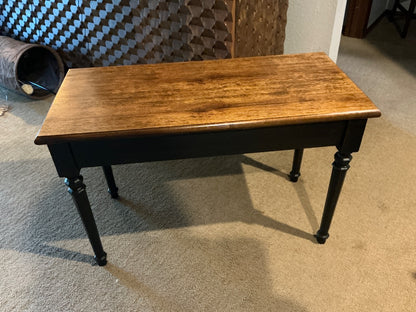 Black and wood Piano bench