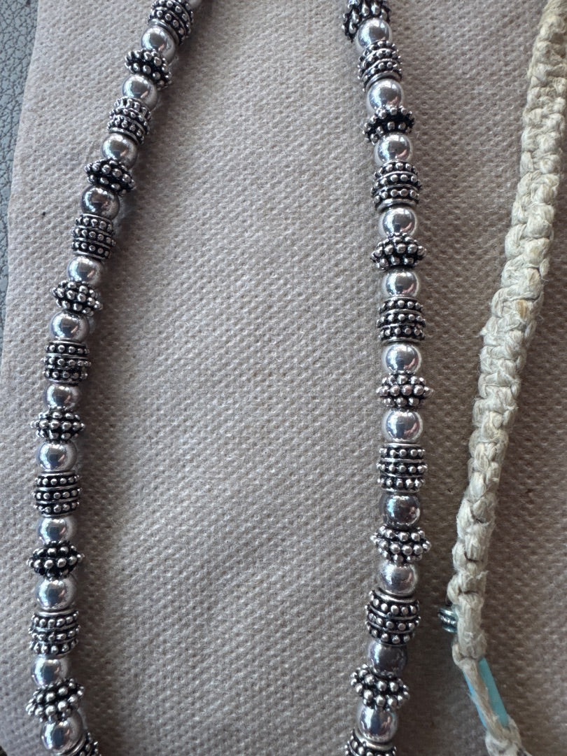 Unisex necklaces