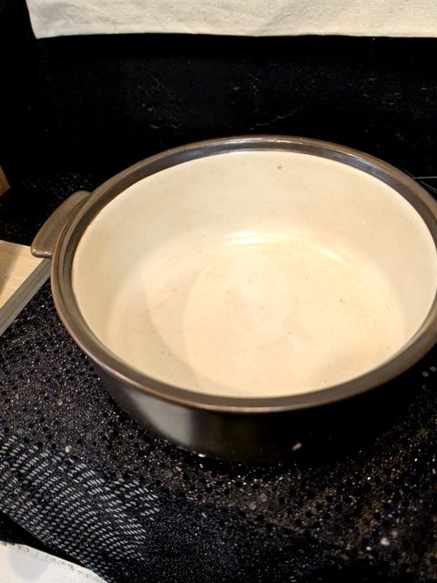 MCM Flame-Chef Japan Stoneware Handled Casserole Vented Lid