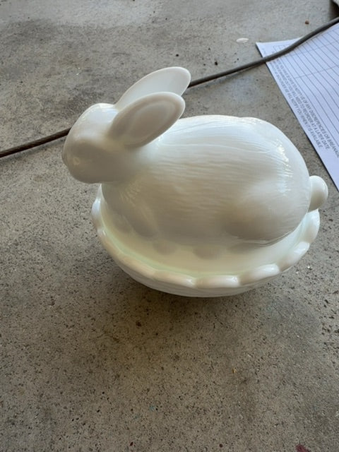 Milk glass Mosser Glass Bunny on nest