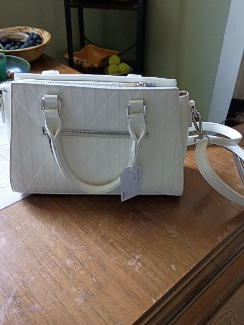 Women's white purse (new) 8 x 11