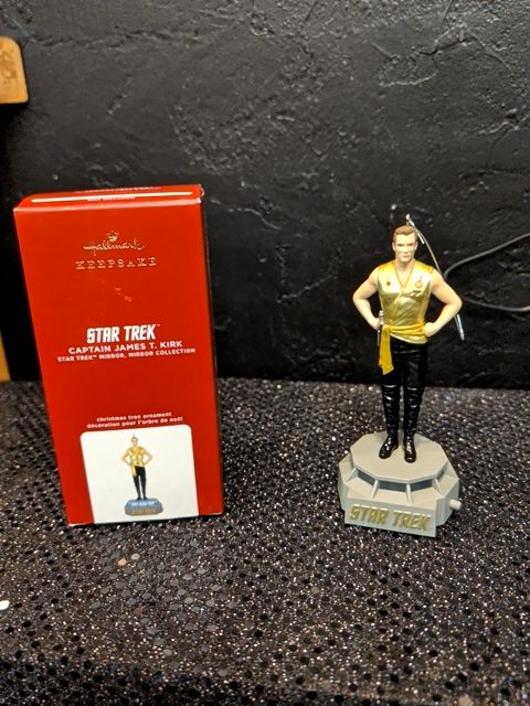 Captain James T. Kirk Star Trek 2021 Hallmark Ornament Mirror Collection Shatner