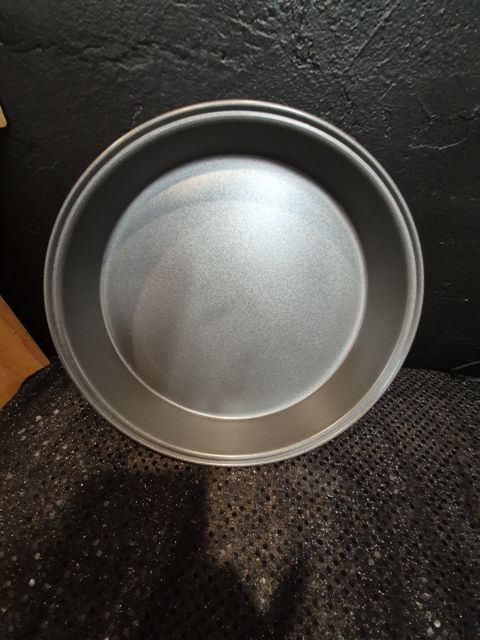 Cake Pan, 9.5"